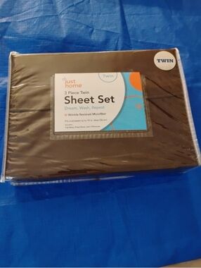 Just Home twin sheet set. NEW